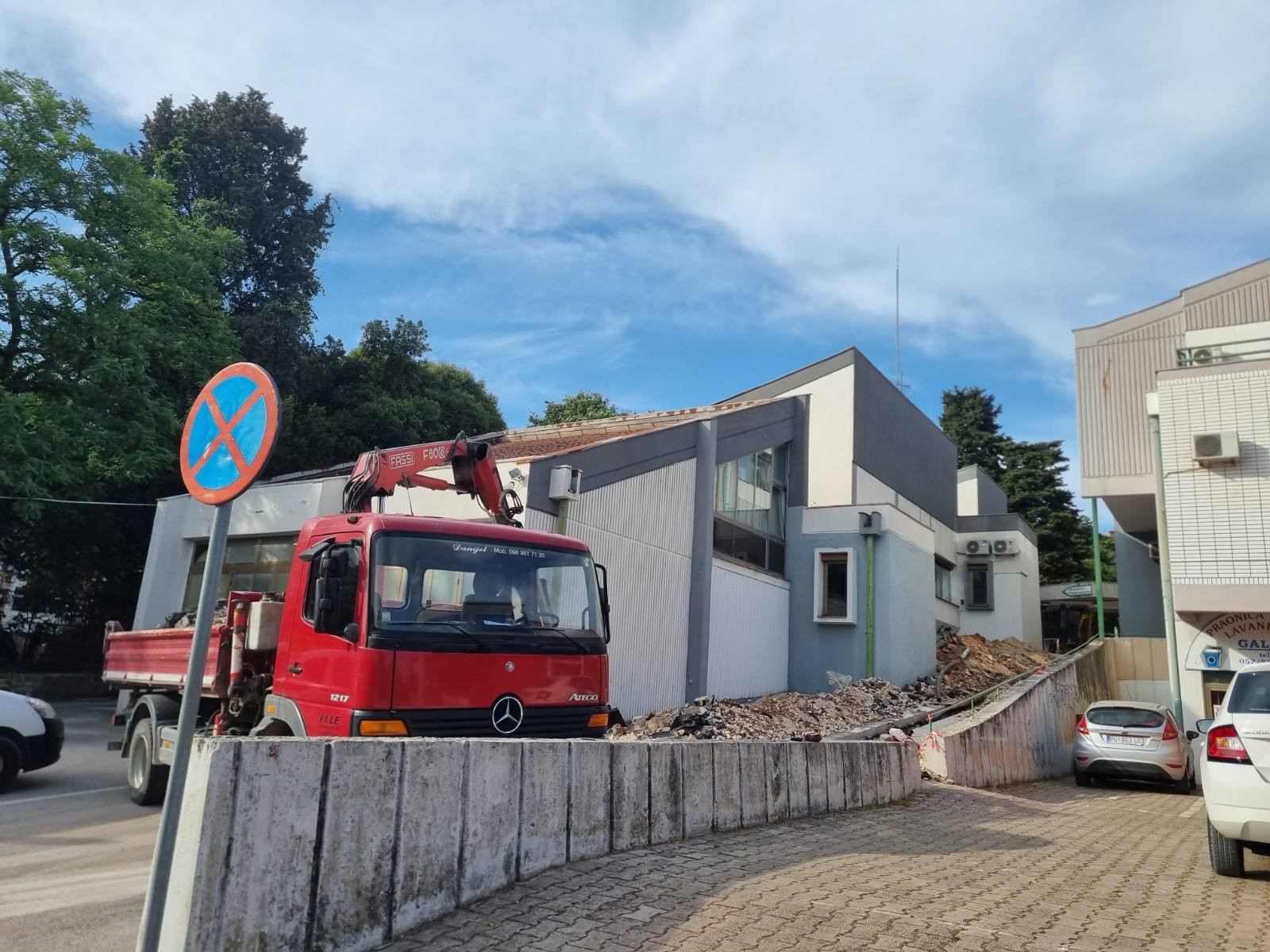 U rovinjskom Domu zdravlja u tijeku zamjena dotrajale glavne vodovodne cijevi