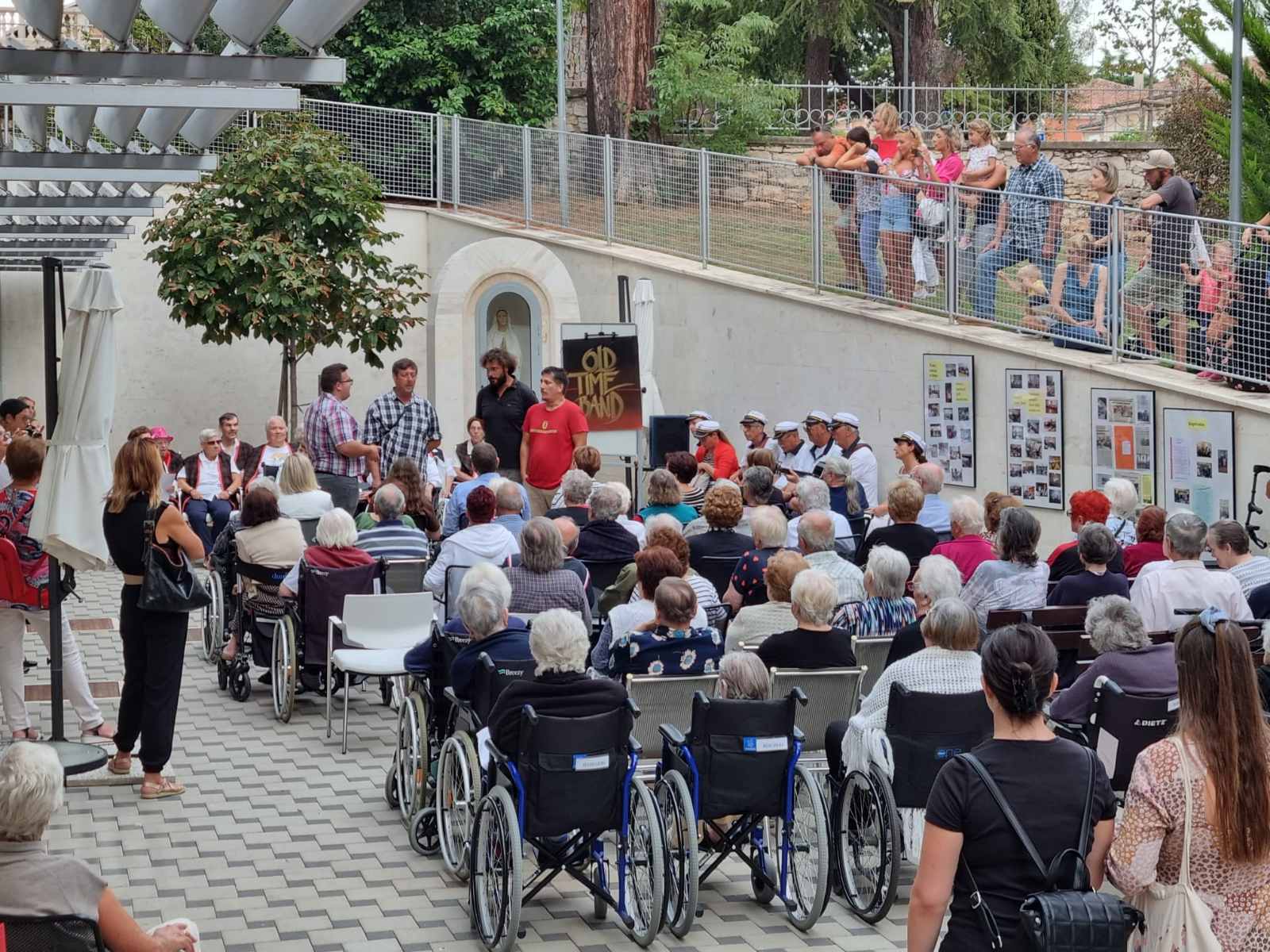 PREKRASNA ATMOSFERA U rovinjskom Domu 'Domenico Pergolis' proslavljeno 20 godina djelovanja domskog zbora 