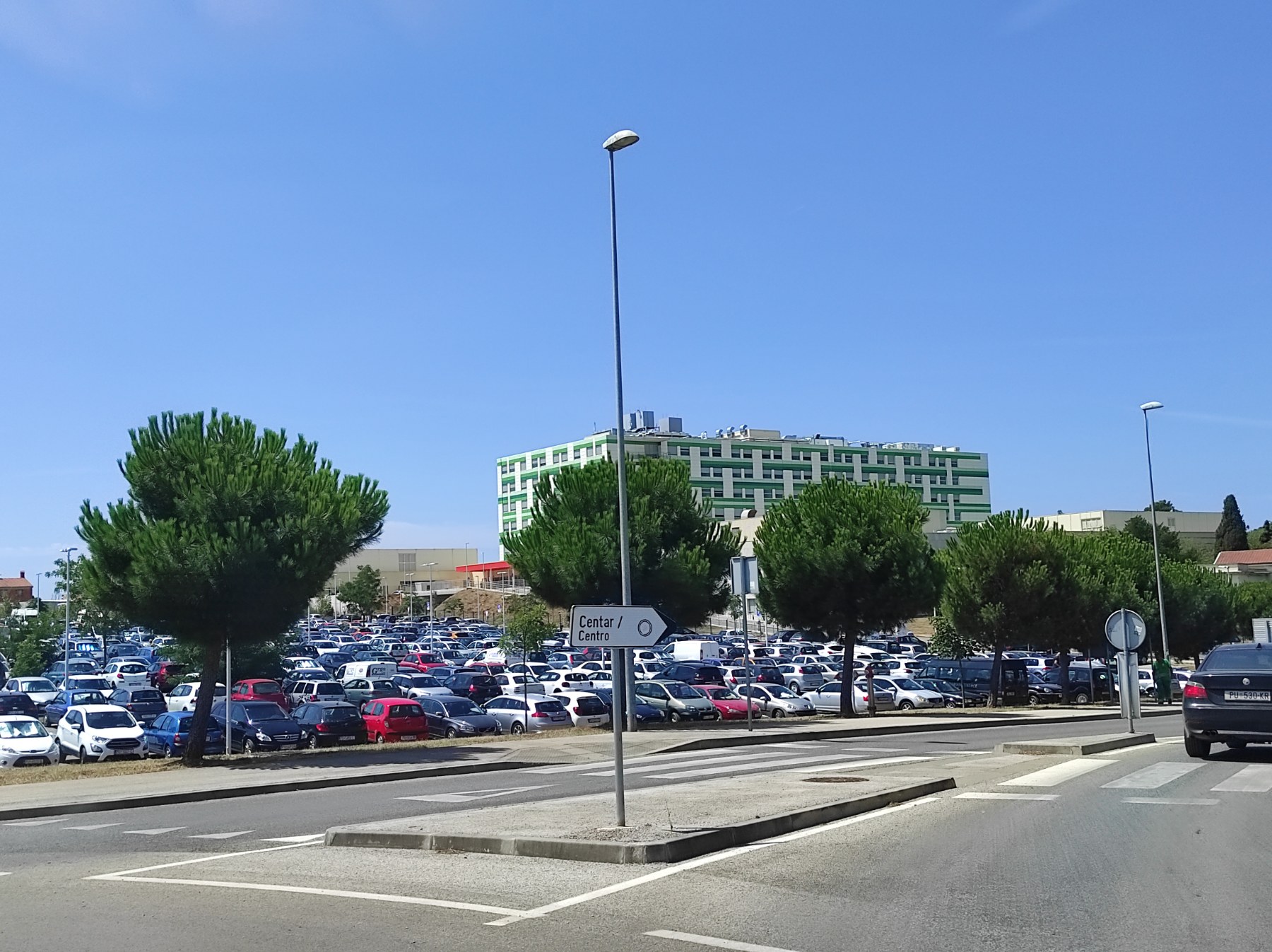 TEŠKA PROMETNA NESREĆA Motociklist zadržan na liječenju u OB Pula