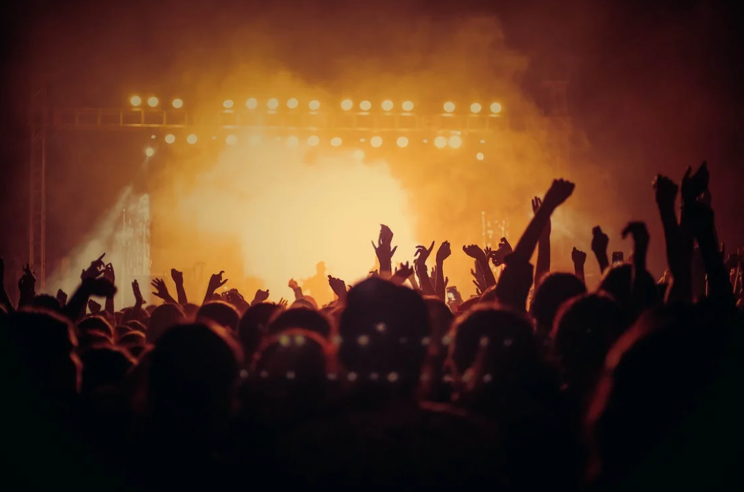 VRSAR Započinje festival ''U zagrljaju glazbe, kamena i mora'' VEČERAS NASTUPAJU URBAN&4