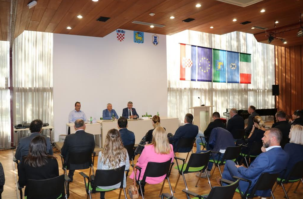 POTPISANI UGOVORI VRIJEDNI 840 TISUĆA KUNA Istarska županija podupire razvoj poljoprivrede, šumarstva, ribarstva...
