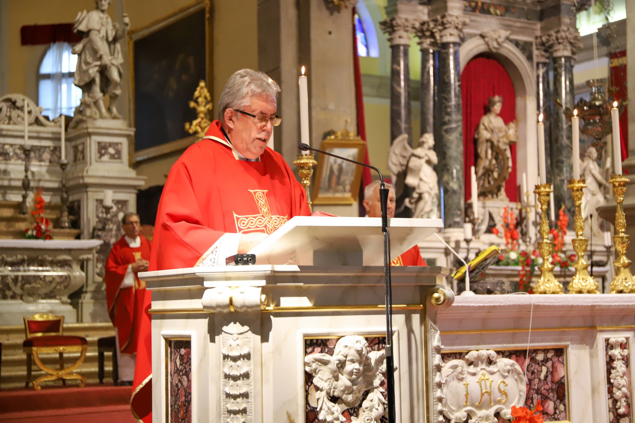 Mons. Vilim Grbac: Blagdan Svih svetih nije tužan blagdan! SJETA JE U NAMA ZBOG DUŠNOG DANA