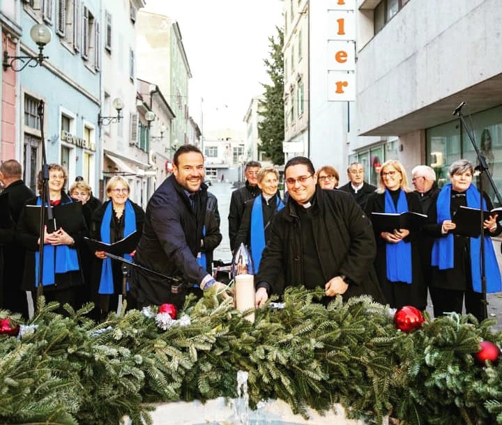 U Puli upaljena prva svijeća ovogodišnjeg Adventa