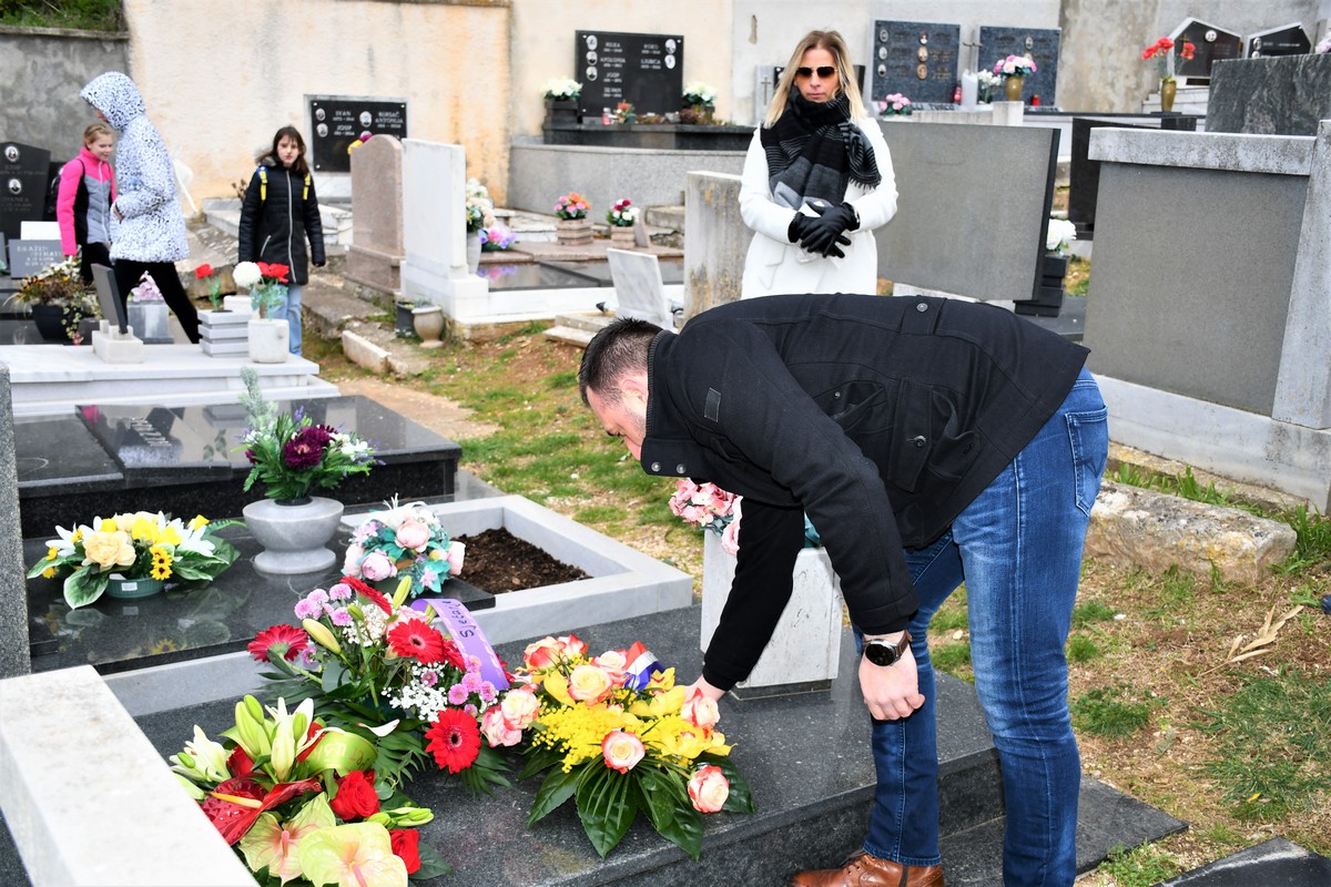 OM1_6248.jpg