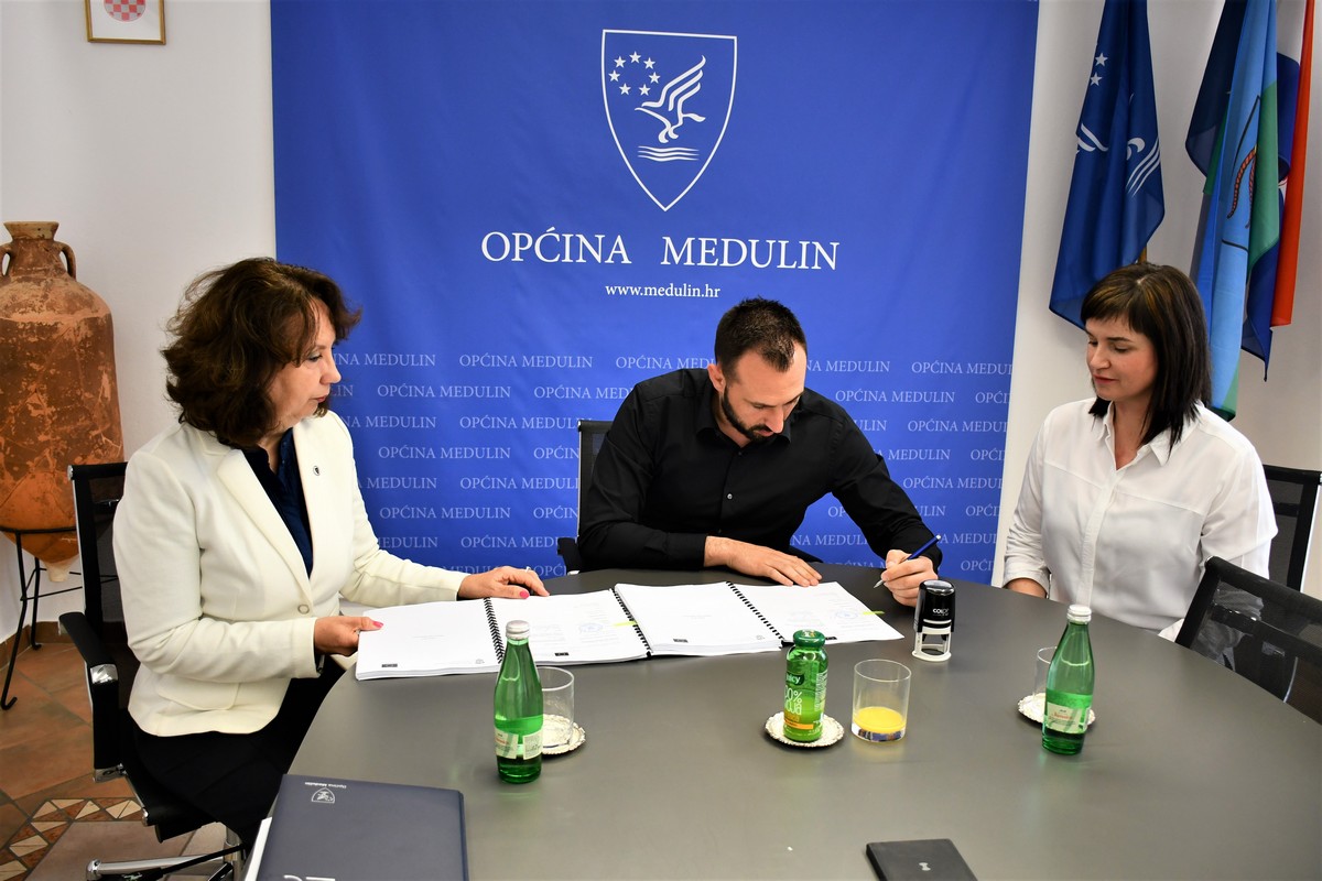 OM1_7019.jpg