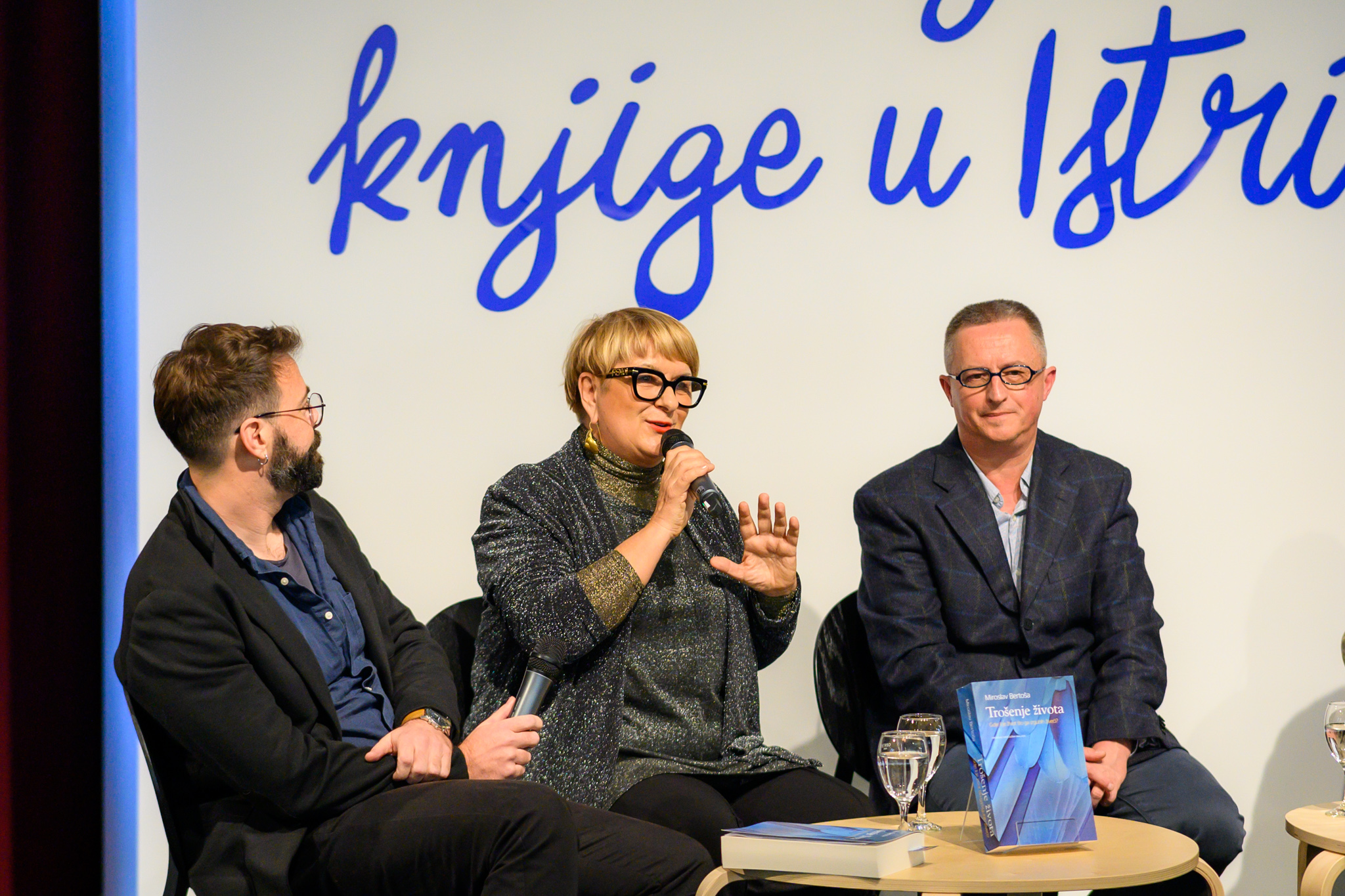 Promocija_knjige_Miroslava_Bertoše__Trošenje_života_-_gdje_li_je_život_što_ga_izgubih_živeći_c_Sanjam_knjige_Matija_Šćulac_1.jpg