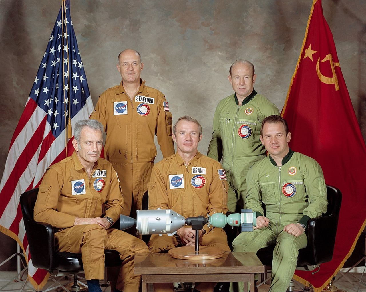 apollo_soyuz_posade.jpg