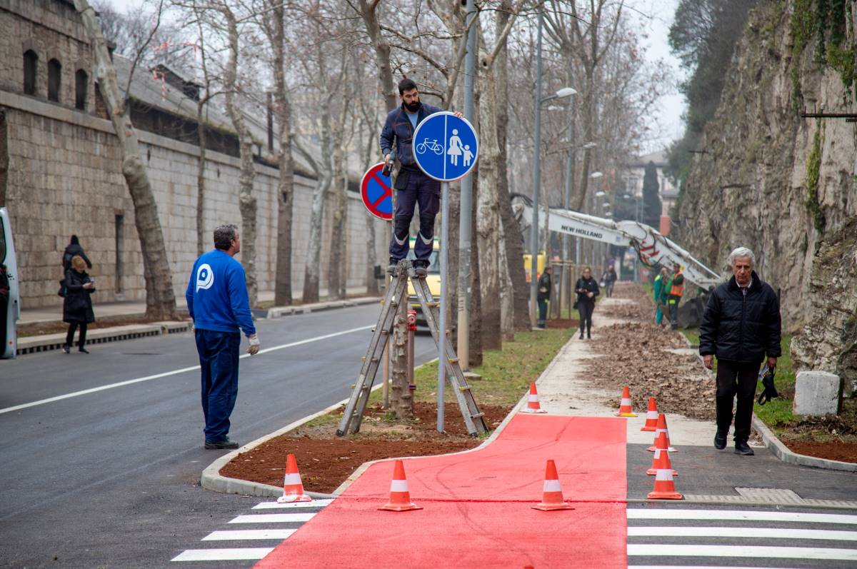 postavljanje_prometnih_znakova.jpg