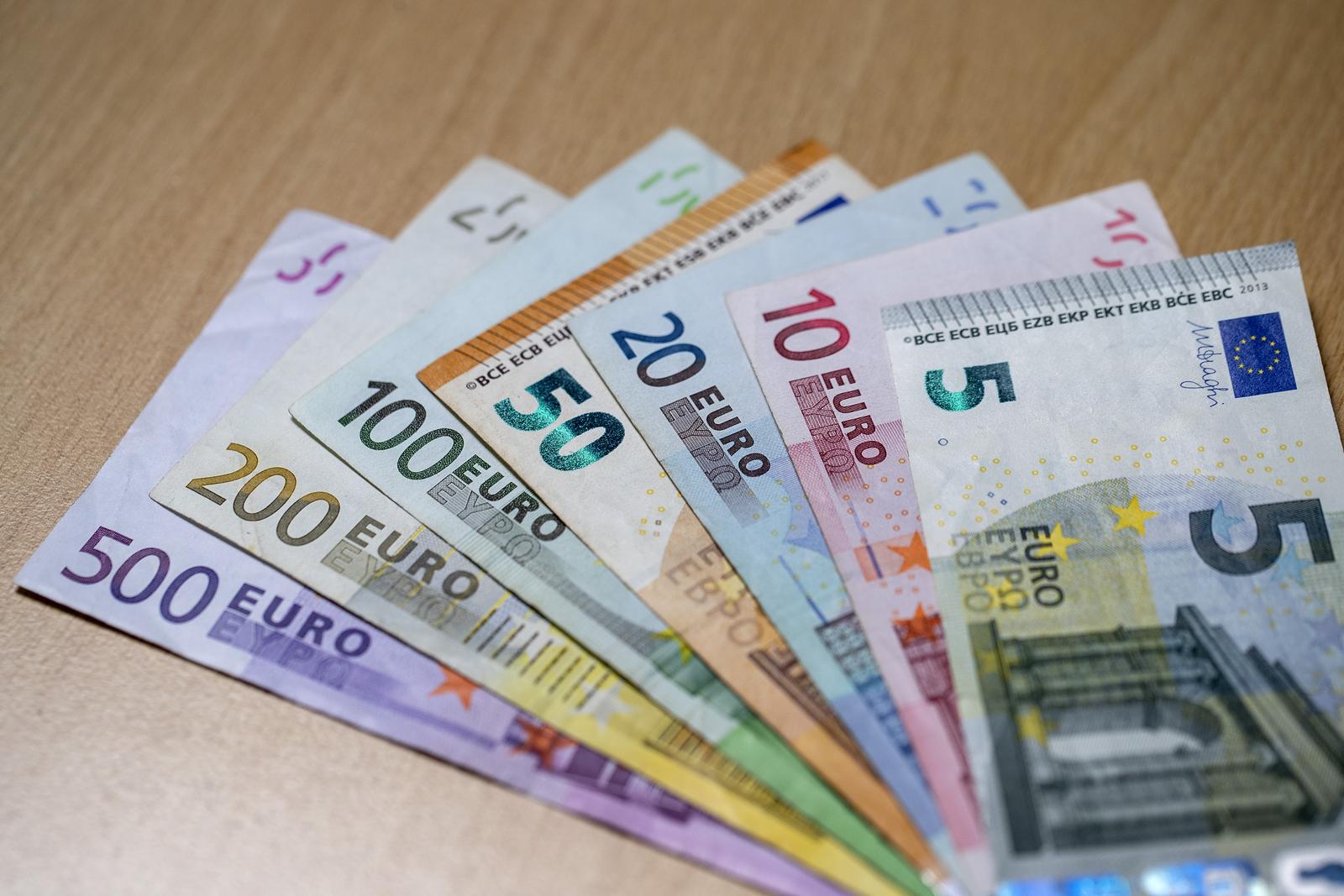 ŠTO NAM JE DONIJELA 2023.? Rast minimalne plaće, studentske satnice i mirovina, besplatan školski obrok za učenike...