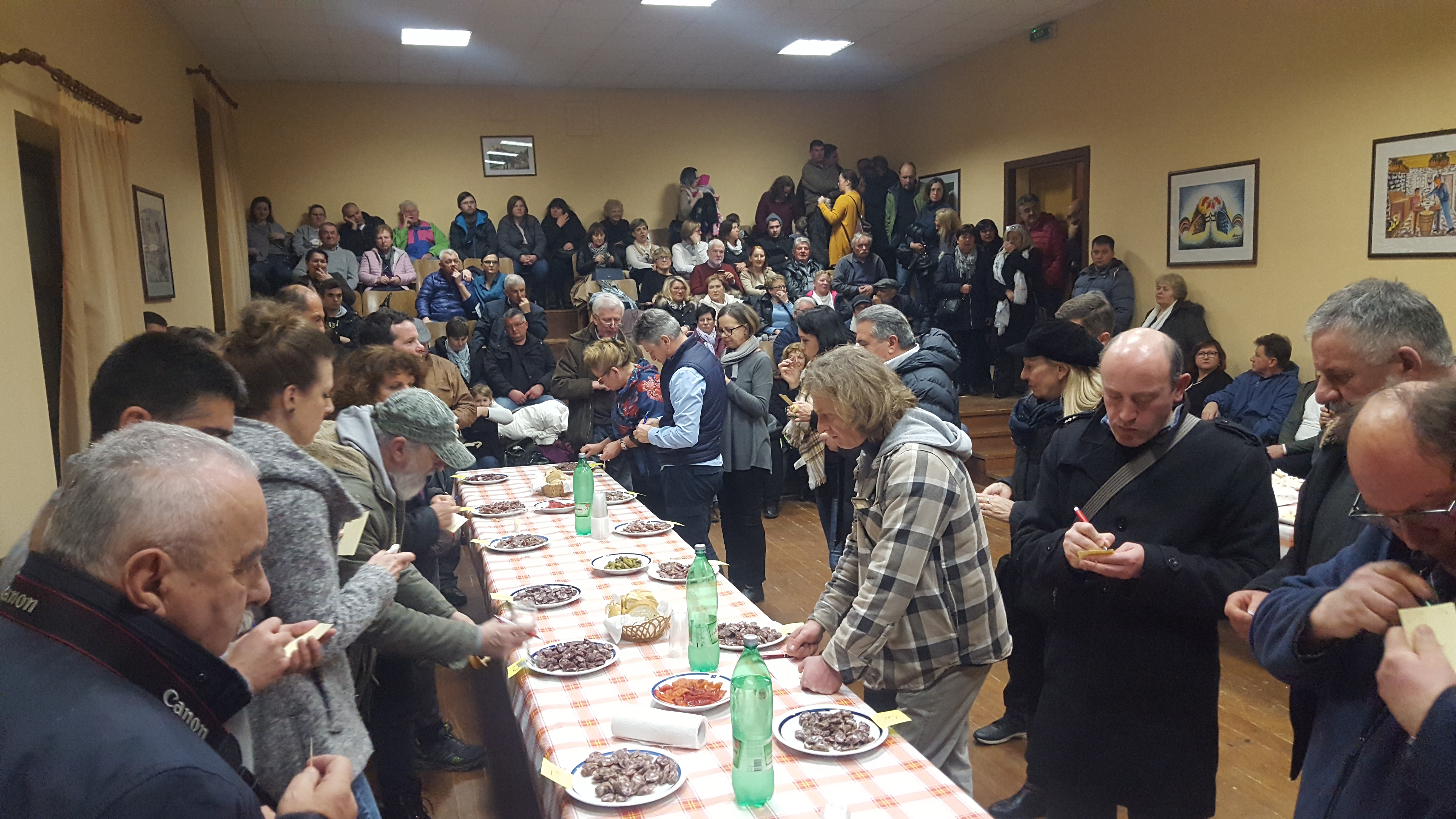 Ove subote u Bujama se održava tradicionalna Luganigada SPREMA SE MEGA FRITAJA S KOBASICAMA