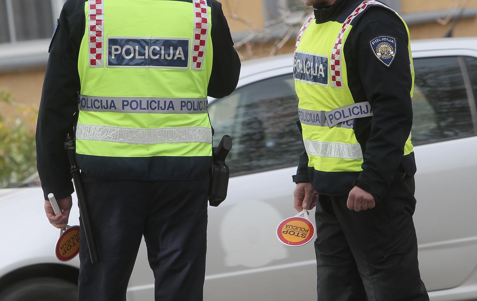 Usred bijela dana 'mrtav pijan' vozio po Puli NAPUHAO 3.23 PROMILA PA GA ODVELI U BOLNICU