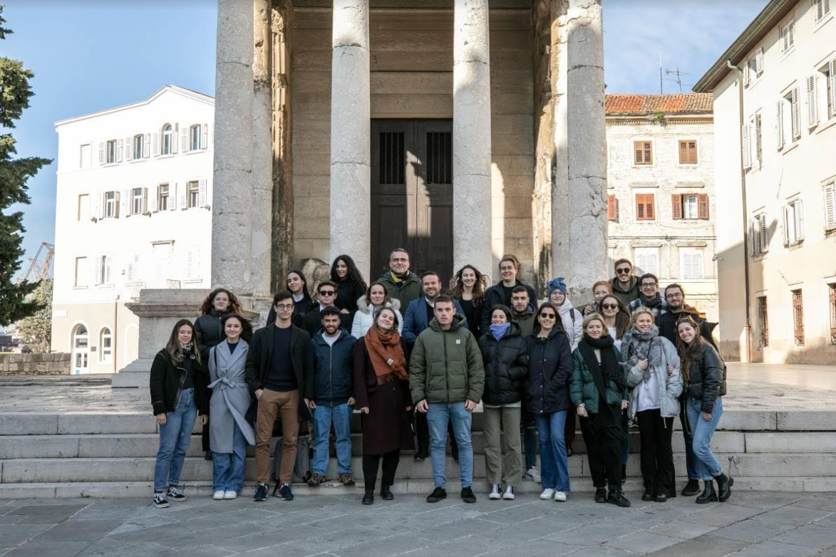 Međunarodni studenti u sklopu Erasmus + programa posjetili pulsku Komunalnu palaču