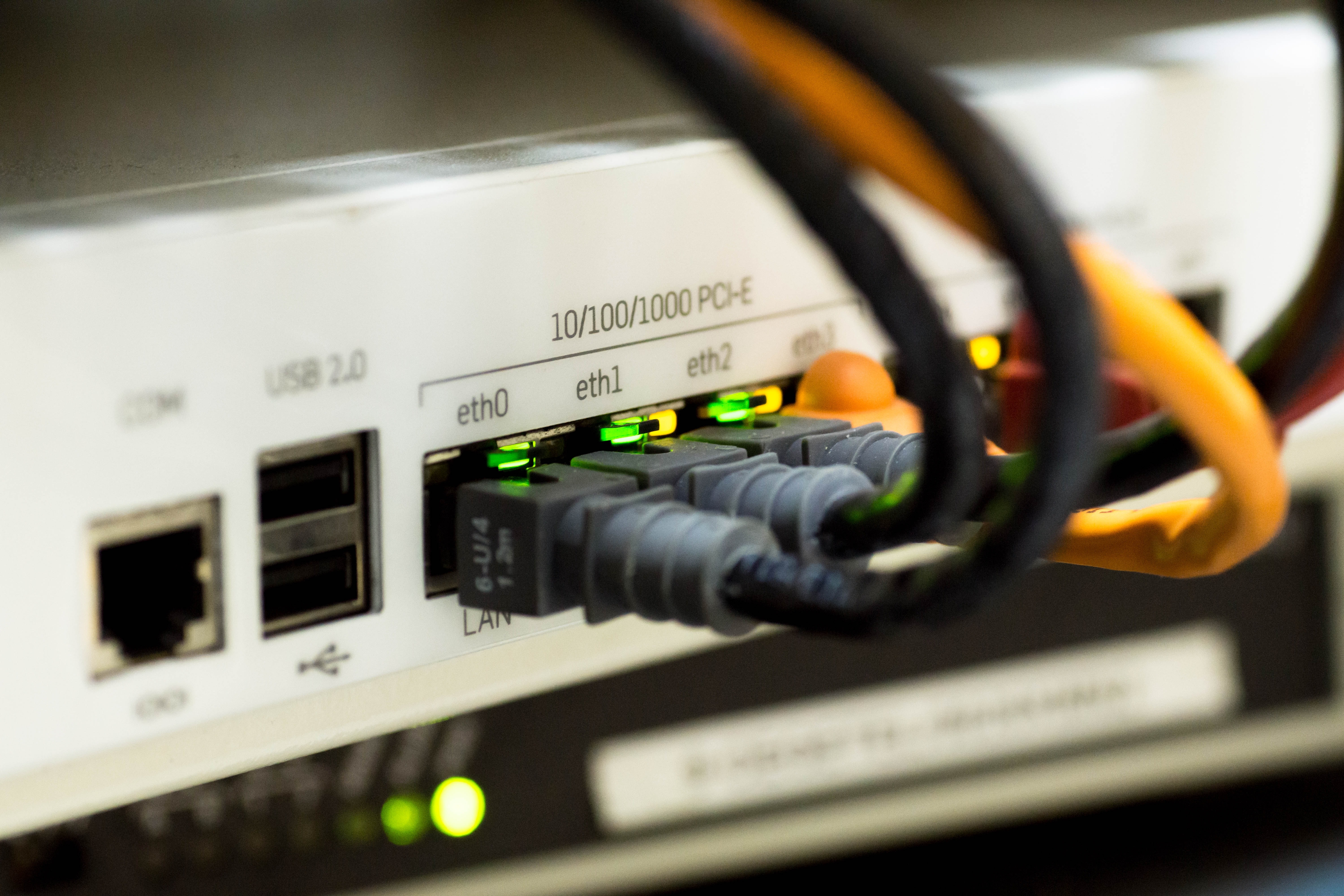 STIŽE U POREČ I OKOLICU Prijavite se za brzi optički internet