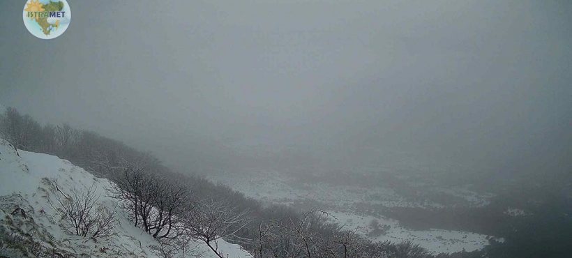 UČKA I ĆIĆARIJA POD BIJELIM POKRIVAČEM U Gorskom kotaru palo 40 cm snijega