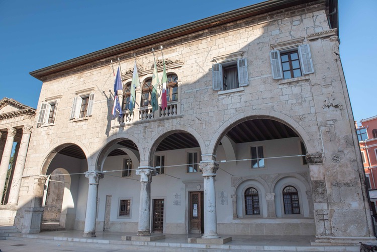 U Puli se danas održava 23. sjednica Gradskog vijeća NA DNEVNOM REDU UPU MAX STOJA I LUKA PULA