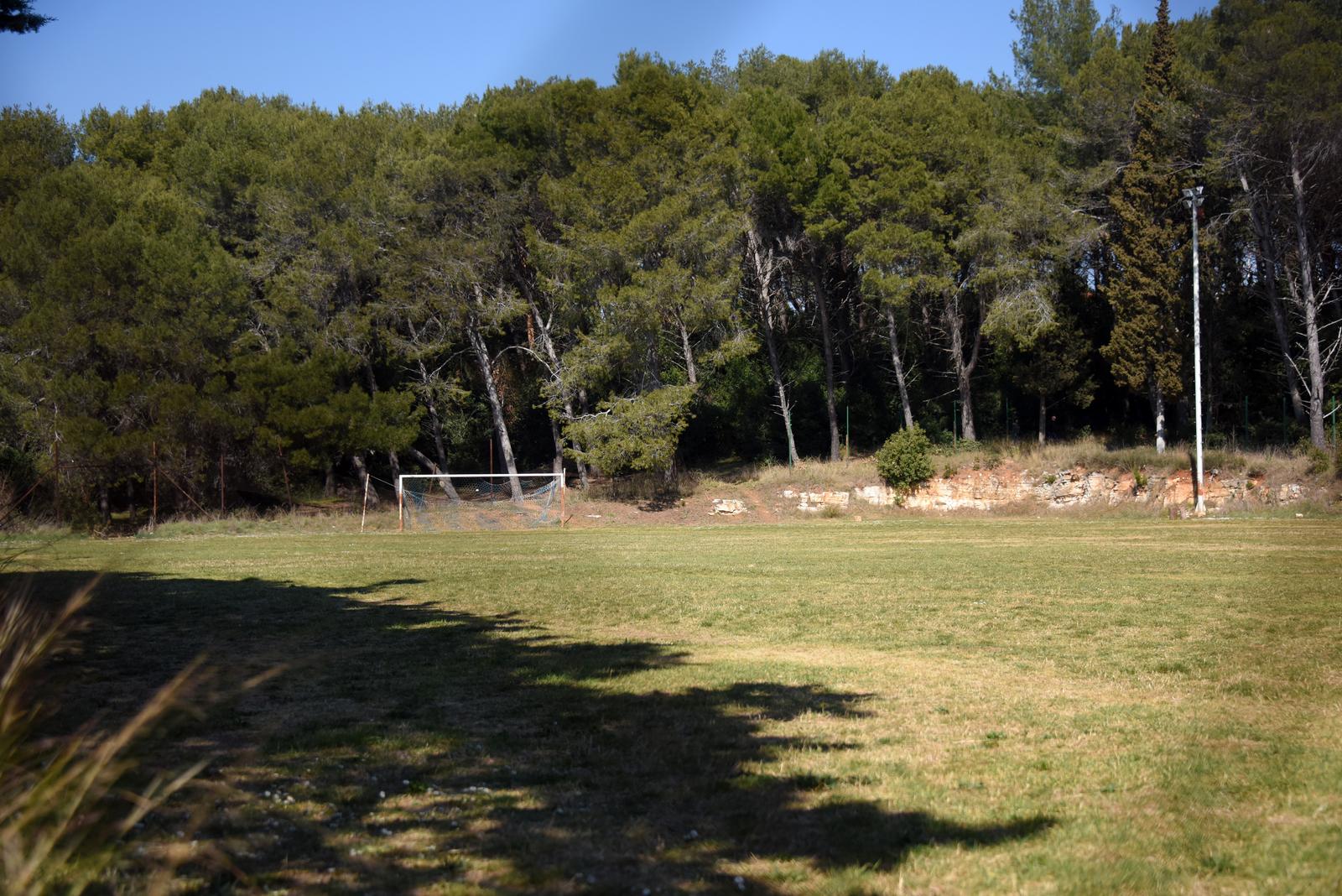 Pulski vijećnici podržali dodjelu sredstava Pula Sportu za nogometno igralište na Valkanama MOŽEMOVCI BILI PROTIV