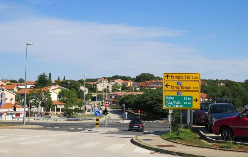 U NOĆI SA SUBOTE NA NEDJELJU U Rovinjskom Selu ukraden automobil! 
