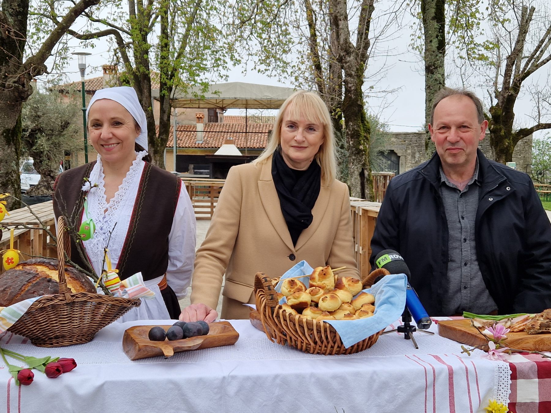 U PLANU JE I OBARANJE REKORDA U Žminju se ove nedjelje održava 'Istrijanske pinci pod čerepnjon na ugnjišće'