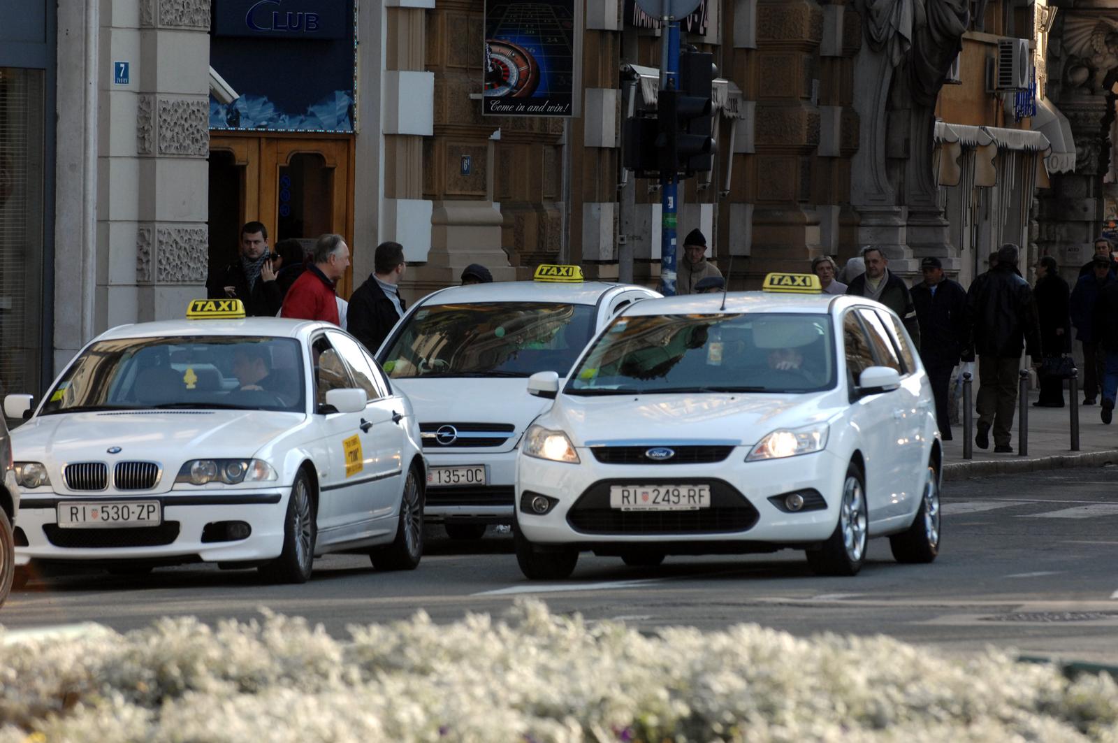 KUPUJETE RABLJENO VOZILO? Evo zašto je bolje izbjegavati kupovinu taksi automobila