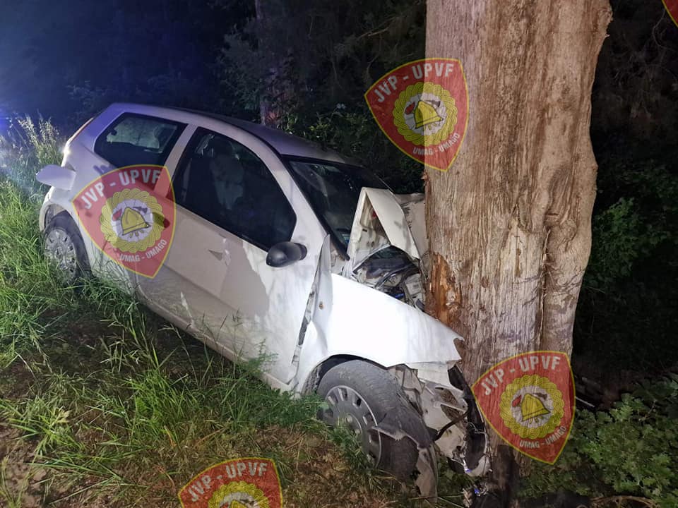 NESREĆA KOD GROŽNJANA Vozilo sletjelo s ceste i udarilo u stablo, jedna osoba ozlijeđena