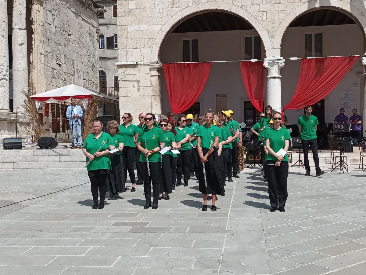 Puhački orkestar grada Pule koncertom na Forumu proslavio 30. obljetnicu postojanja