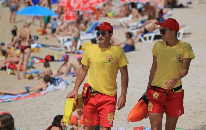 Grad Rovinj traži spasioce koji će brinuti o sigurnosti kupača