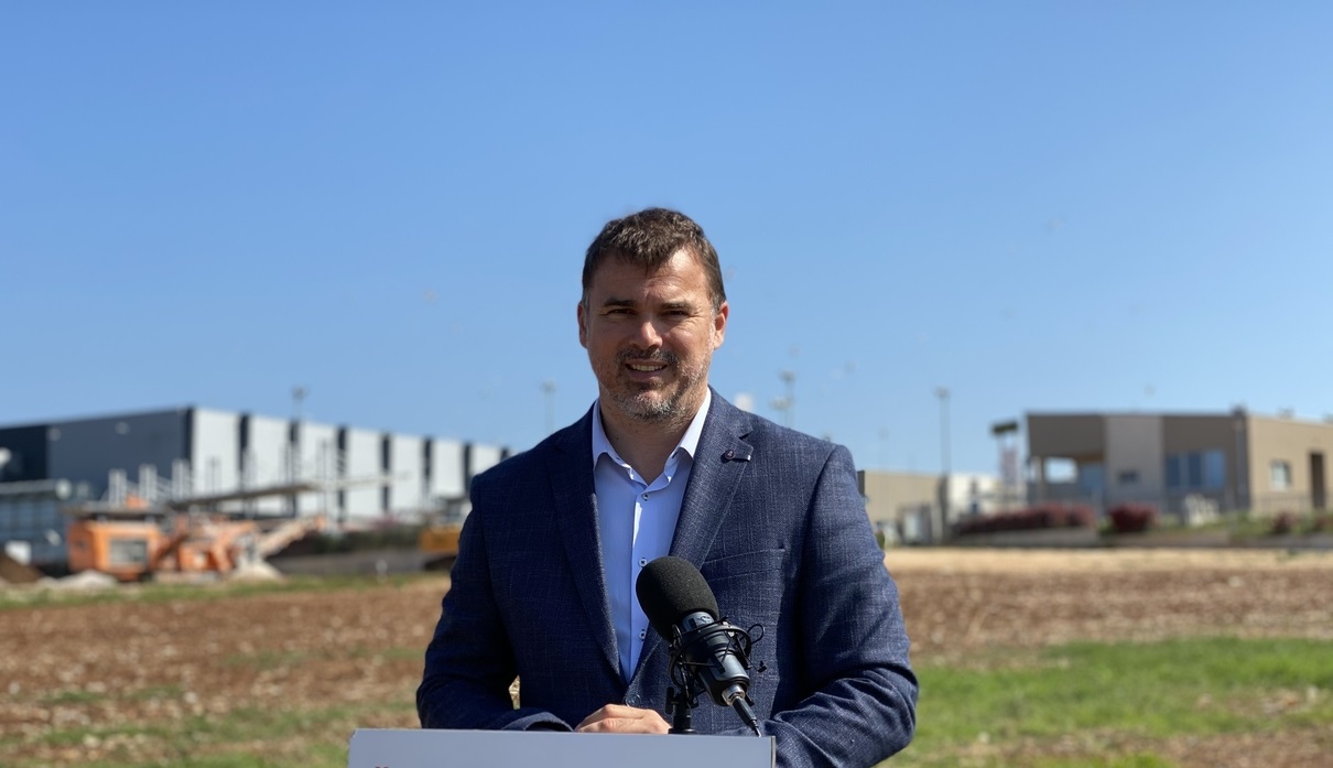Danijel Ferić: Zašto župan i gradonačelnik Pule šute o milijunskim gubitcima? 'KAŠTIJUN JE SPREMAN ZA STEČAJ'