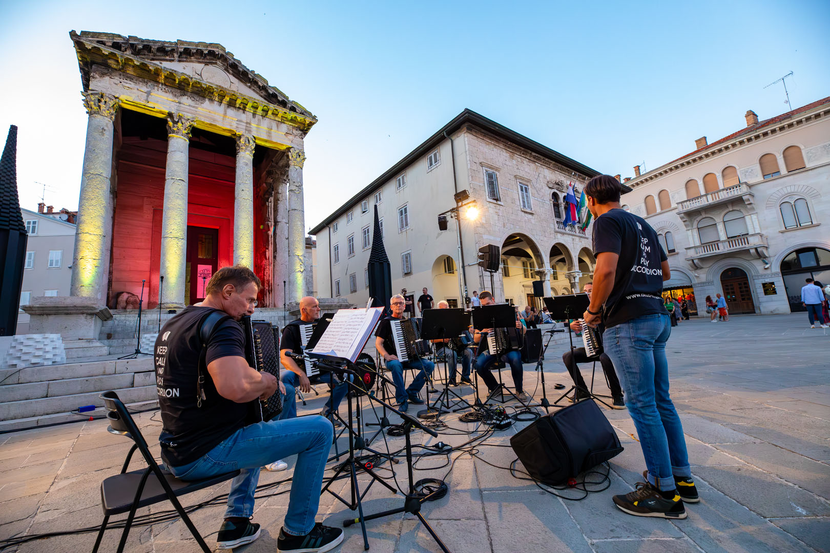 GLAZBA I GRAD 2023. Promenadni koncert večeras na Forumu