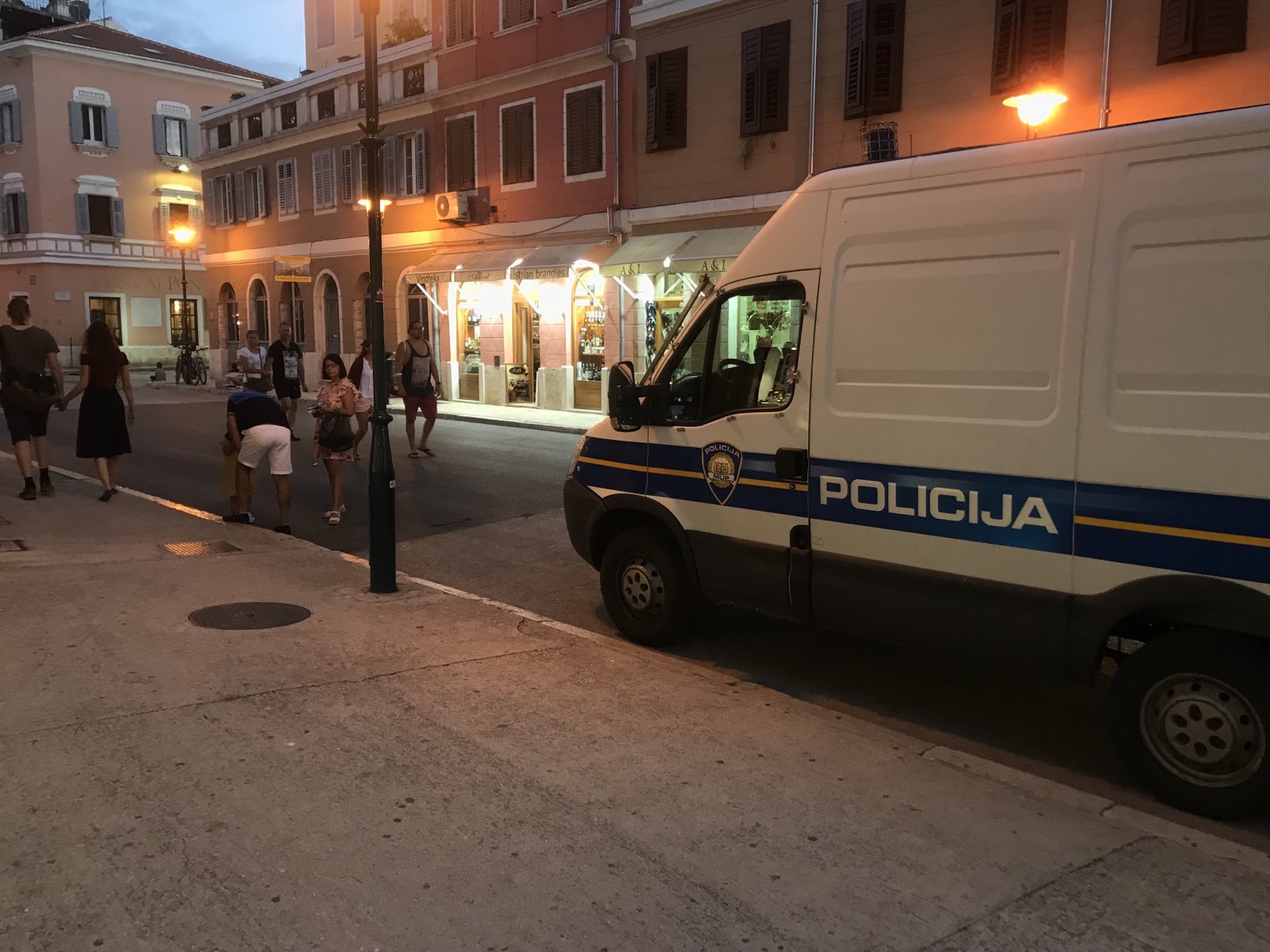 DOMIŠLJATI TURISTI... Slovenac u Rovinju 'preuredio' registraciju kako ne bi morao platiti parking