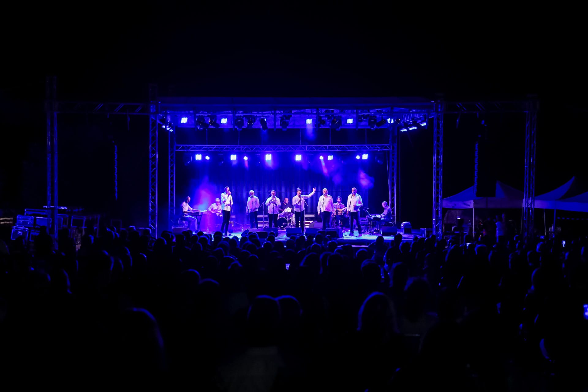 Tomislav Bralić i klapa Intrade očarala publiku na festivalu u Vrsaru 