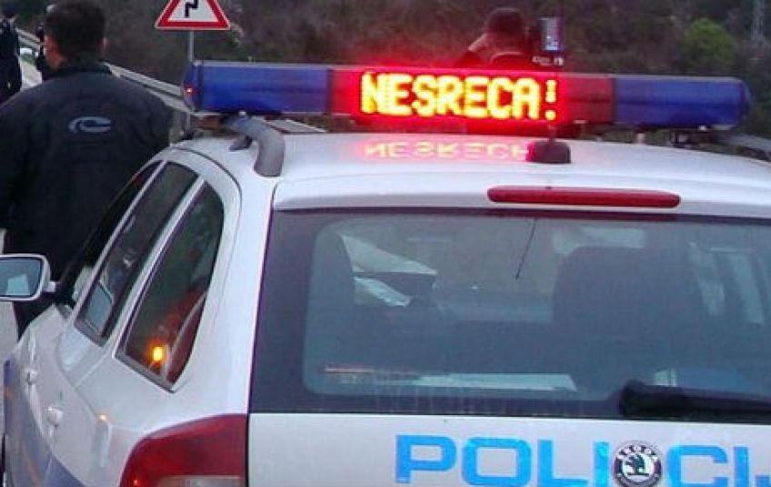 STRADALI MALOLJETNICI Kod Žminja sletjeli s ceste i vozilom se zabili u zid
