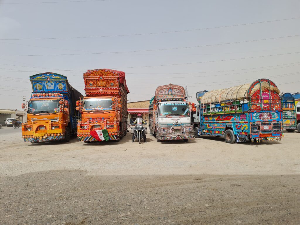 MOTORIST I PUTOPISAC Boris Rukavina će u Rovinju predstaviti knjigu ''Island - Himalaja u pet moto priča''