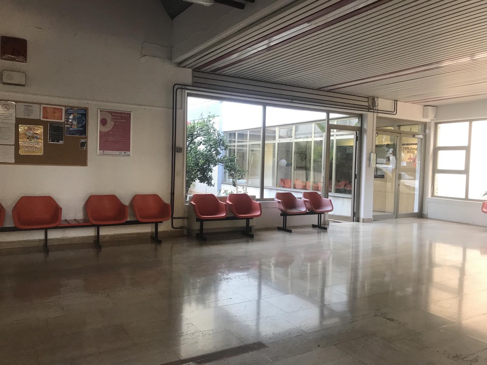 Stigao apel iz rovinjskog Doma zdravlja: MOLIMO PACIJENTE DA NOSE MASKE!