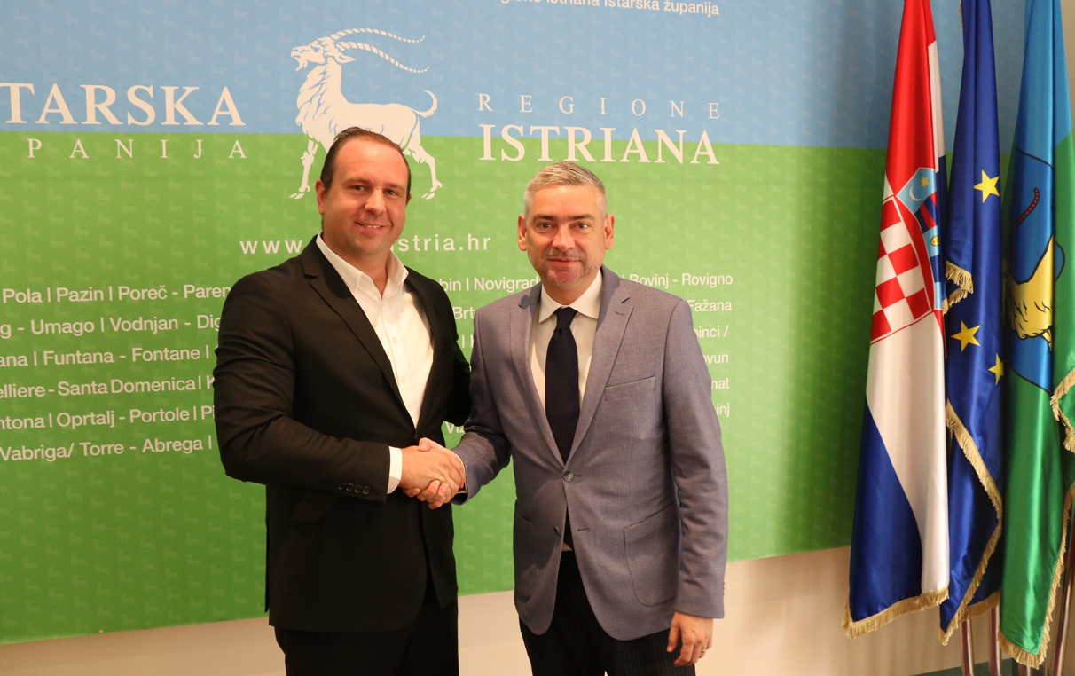 Istarska županija uručila Općini Žminj ugovor o sufinanciranju produženog boravka za osnovnoškolce