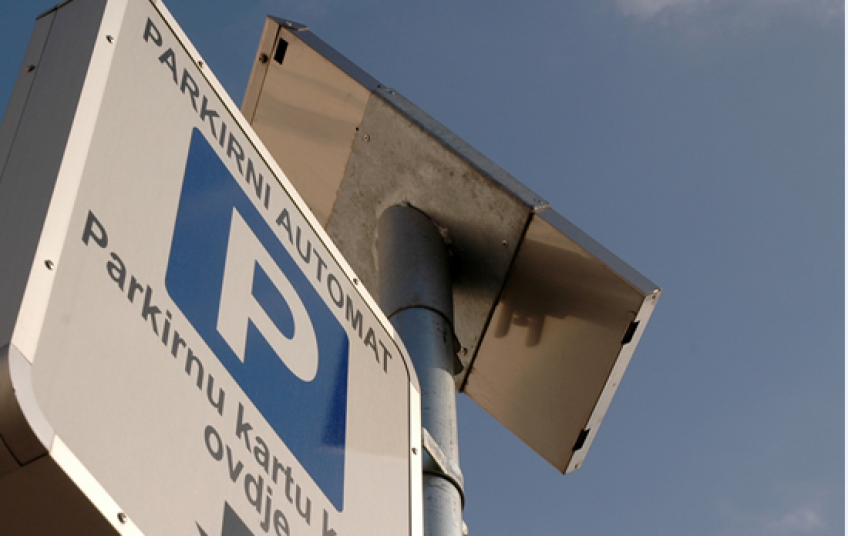 BESPLATAN PARKING U PULI! Tijekom Adventa možete parkirati svoja vozila na Karolini, kod Pedagoškog, Croatie, Tržnice i Mehanike