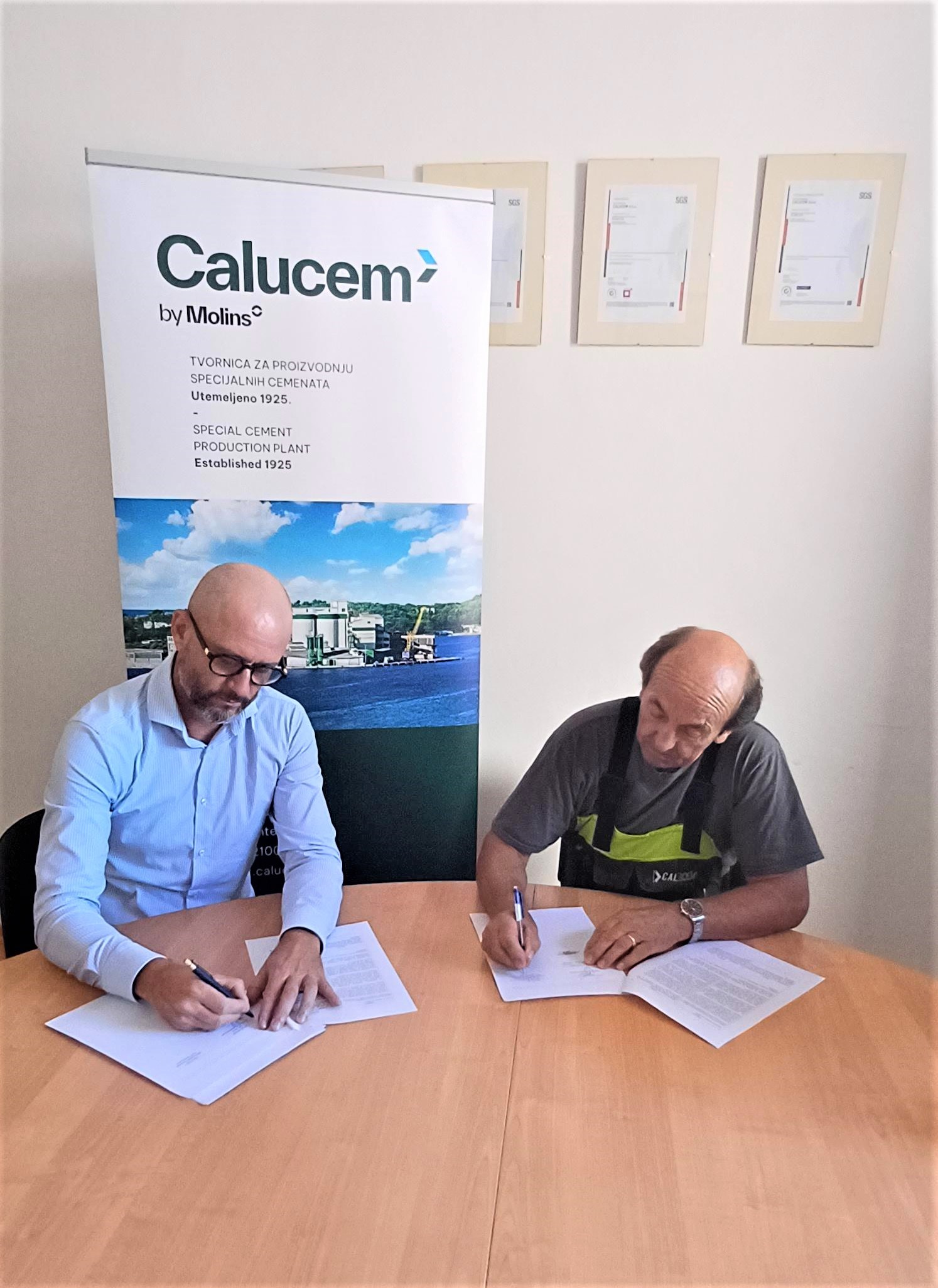 Calucem_potpisivanje_2.jpg