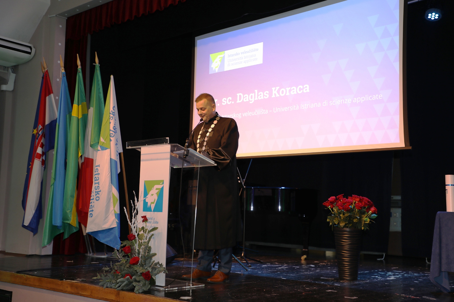 Istarsko_veleuciliste_Promocija_III_generacije_studenata_prosinac_2023_Daglas_Koraca.JPG