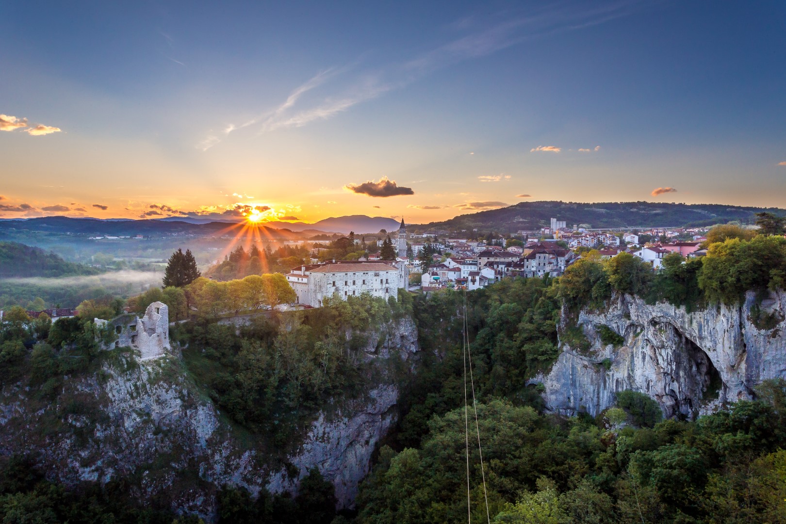 Pazin_panorama02_Large.jpg