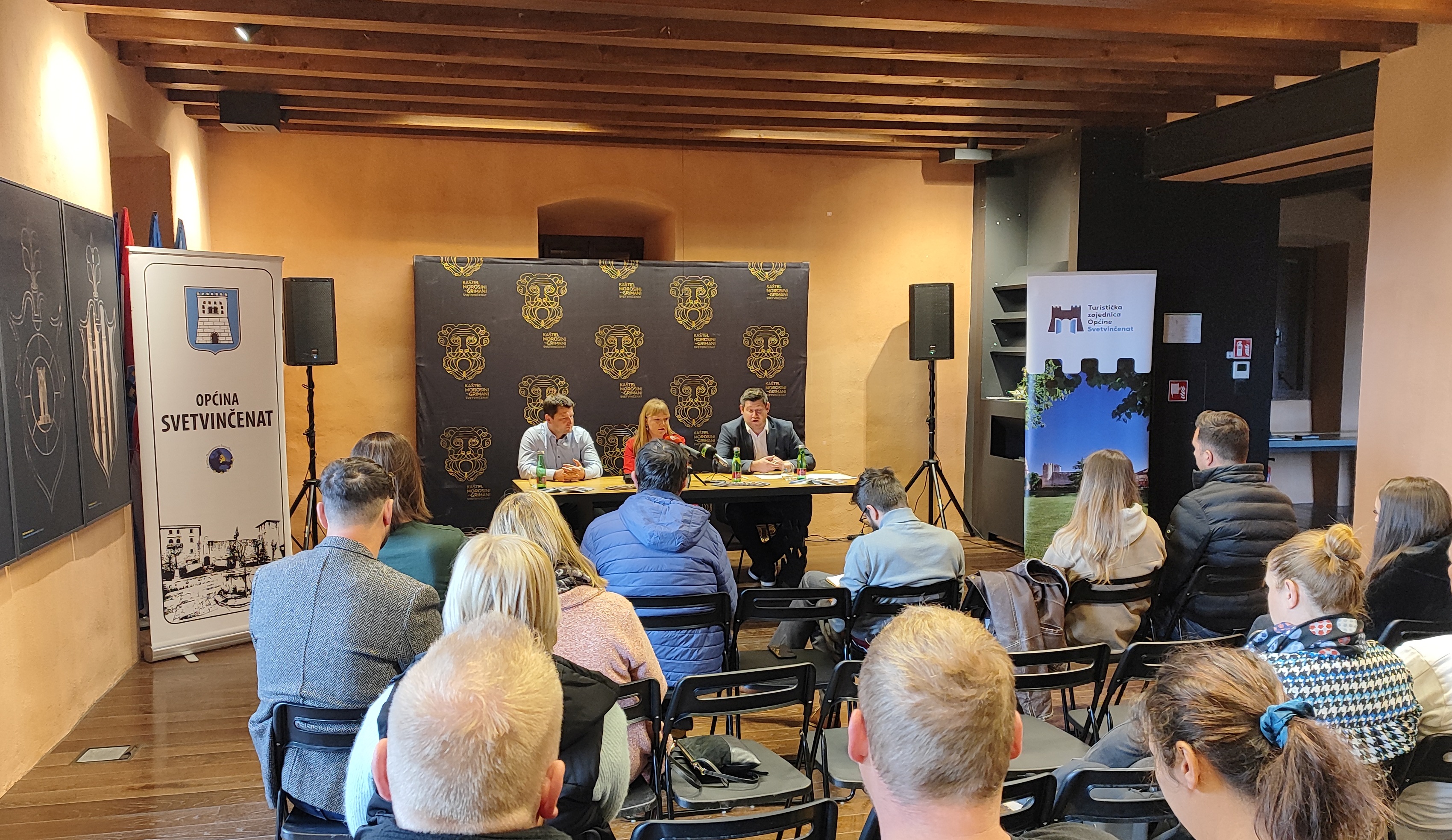 fotografija_press_konferencija.jpg