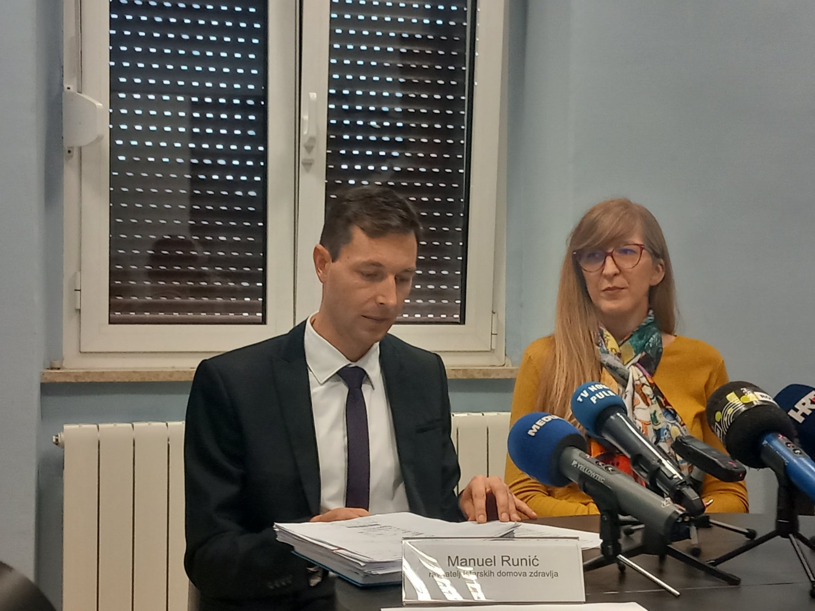 RUNIĆ DAO MANDAT NA RASPOLAGANJE Navodi da su neki djelatnici kupili torbicu 'Tommy Hilfiger' na račun ispostave