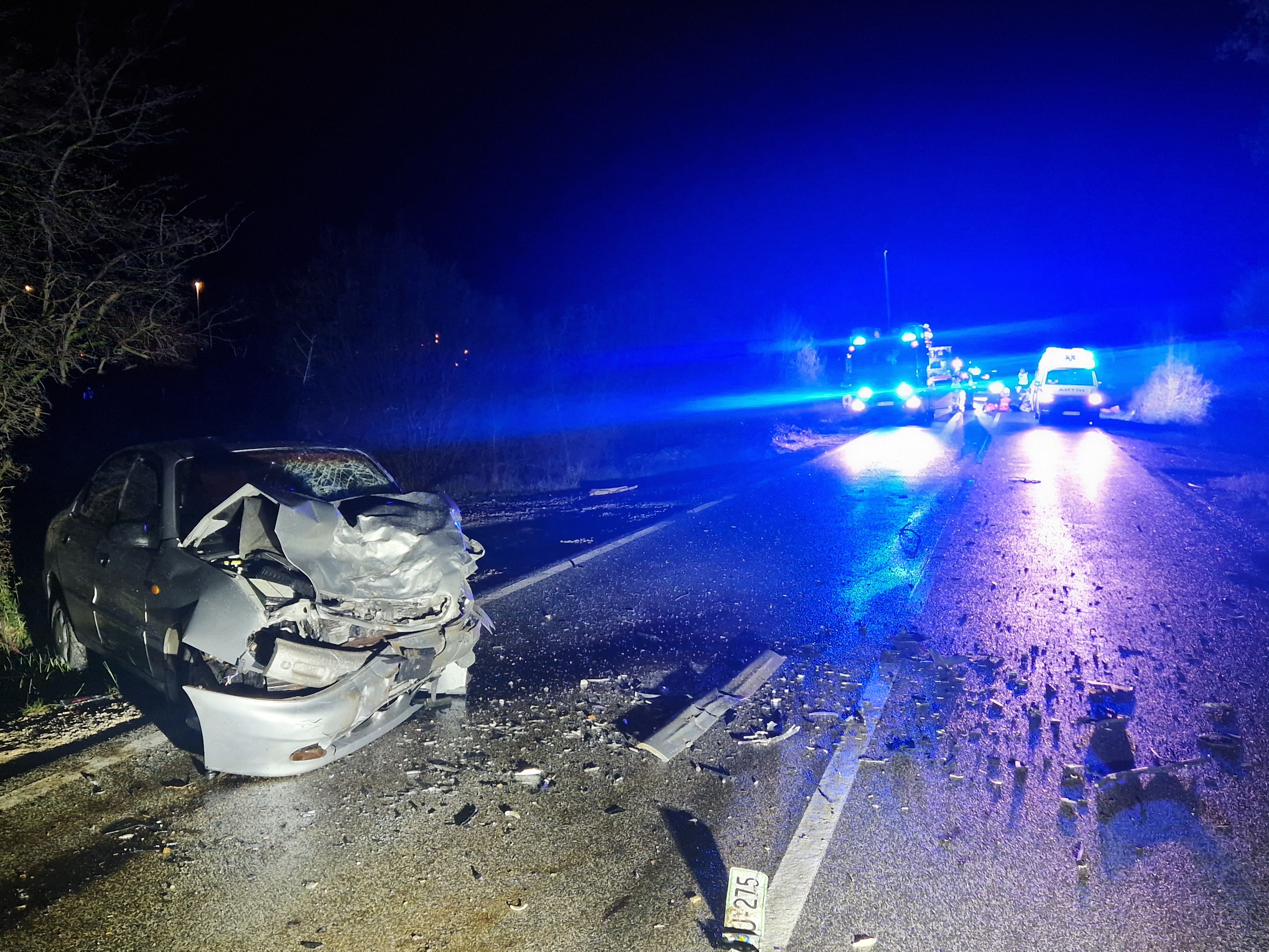 Stravičan sudar na cesti Kanfanar-Okreti AUTOMOBIL SE PREPOLOVIO