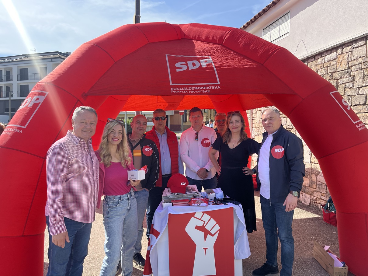  SDP i koalicija Rijeke pravde družili se građanima u Poreču