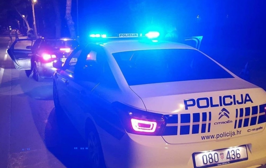 PIJAN VOZILOM UDARIO U STUP Još je i remetio javni red i mir uriniranjem na javnom mjestu