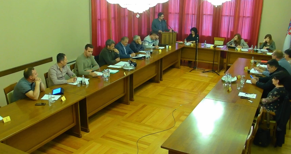 'TRAGIKOMIČNO' NA VODNJANSKOM VIJEĆU Povišeni tonovi, ismijavanje i vrijeđanje na relaciji vijećnici - gradonačelnik