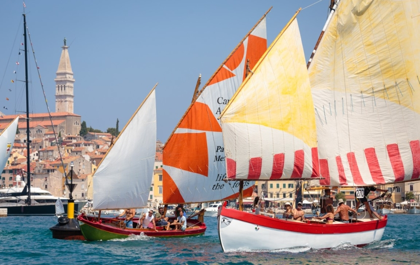 PREKO 40 BRODICA STIŽE U ROVINJ Uskoro će se održati 18. Rovinjska regata tradicijskih plovila s oglavnim i latinskim jedrom