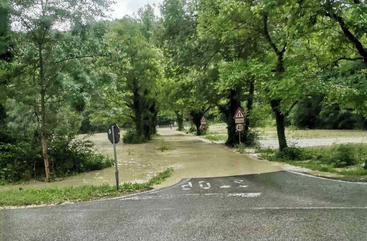 (VIDEO) Velike količine oborina diljem Istre, prelila se rijeka Mirna