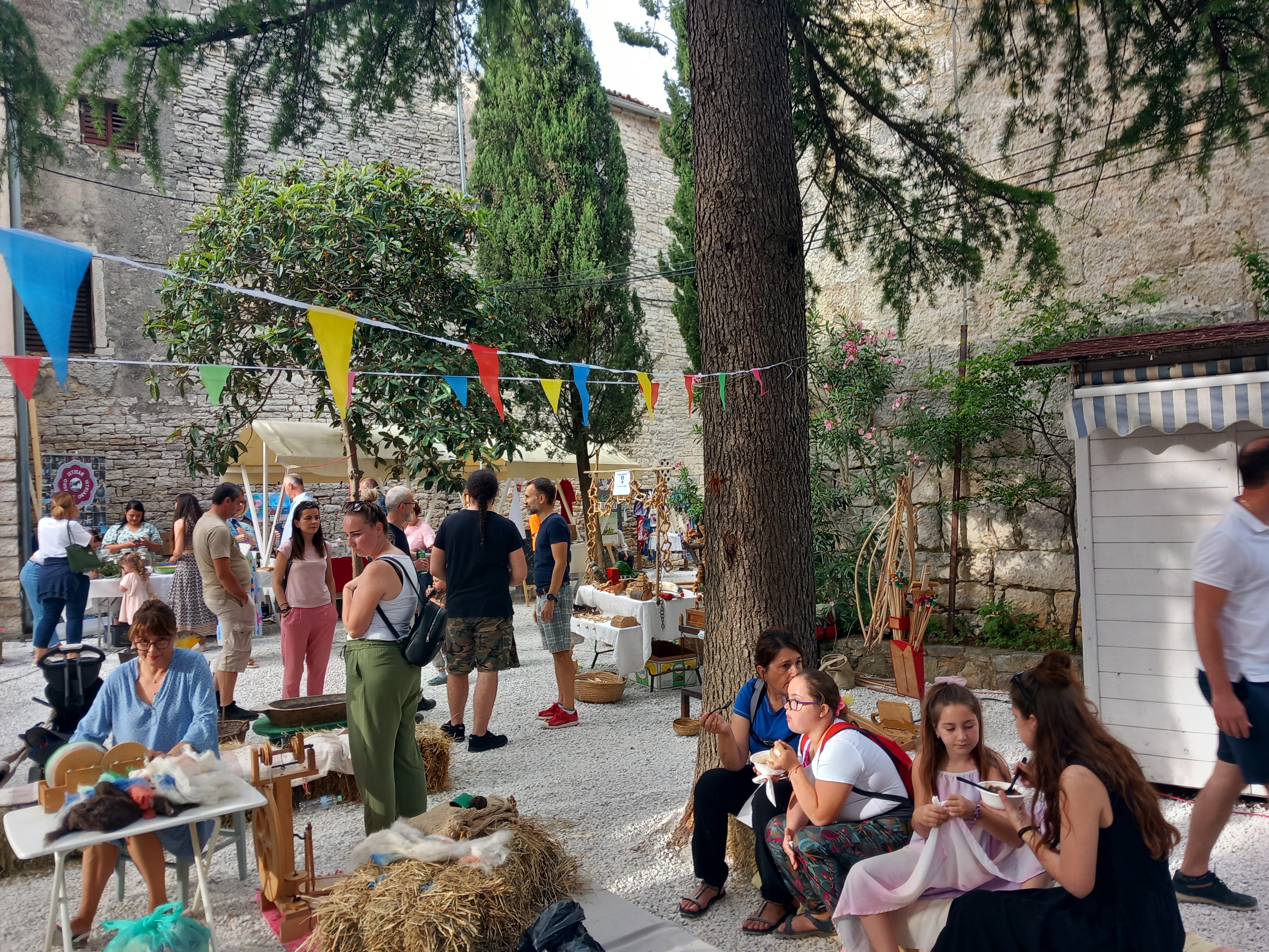 (FOTO) Posjetili smo Festival starih zanata u Balama, još uvijek stignete vidjeti nešto novo, ali staro