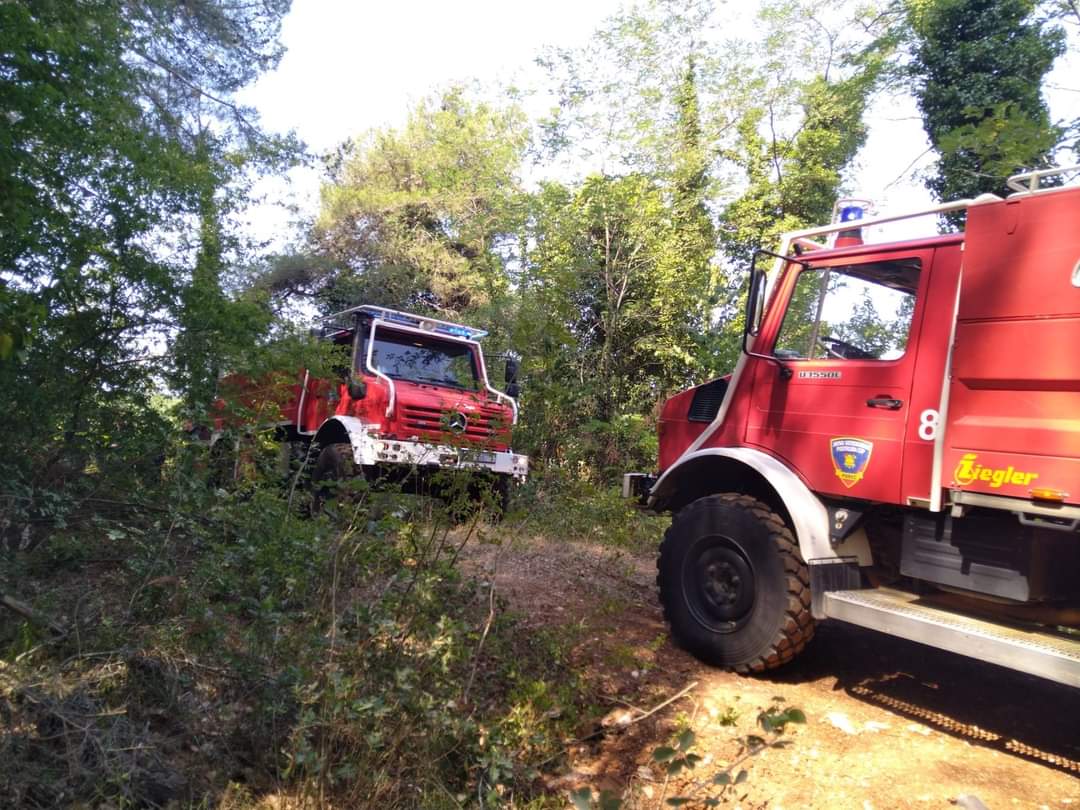 NESREĆA KOD KAŠTELIRA Žurne službe intervenirale zbog pada paraglajdera