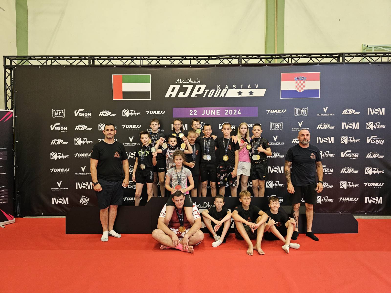 Članovi Jiu-jitsu kluba Lotus iz Pule briljirali na međunarodnom natjecanju u Kastvu