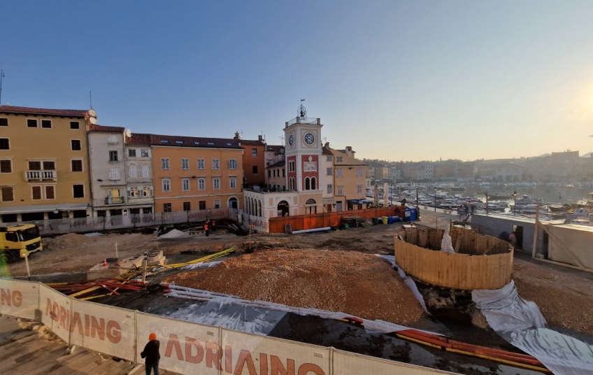 NOVI REŽIM PROMETOVANJA U CENTRU ROVINJA! Uvode se pilomati, a dostavna vozila u grad će moći ući isključivo u dva navrata u danu
